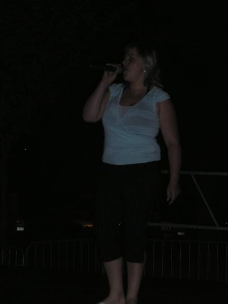 on pousse la chansonnette